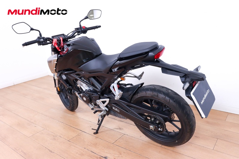 Motorbike image 6