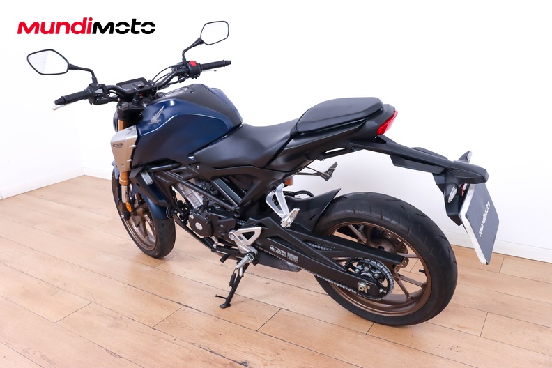 Motorbike image 6