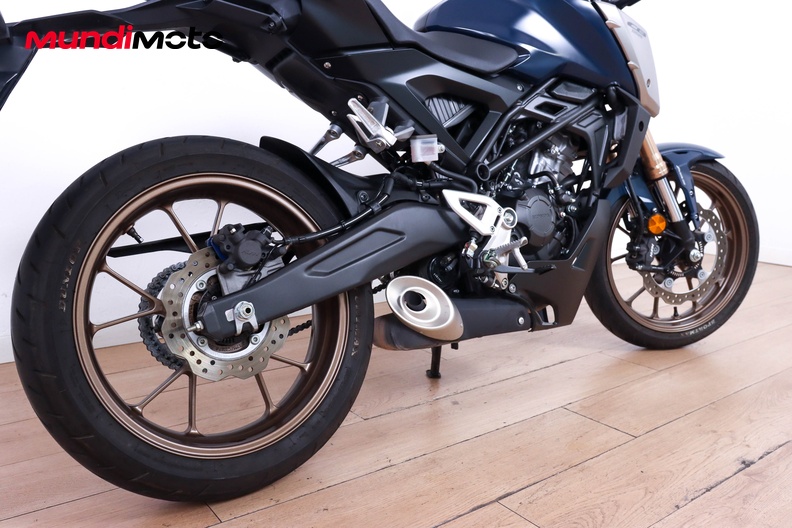 Motorbike image 3