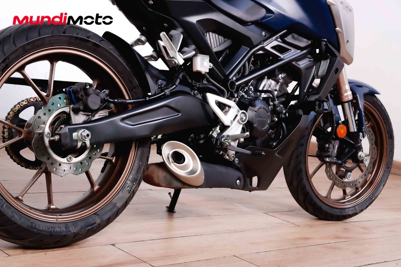 Motorbike image 3