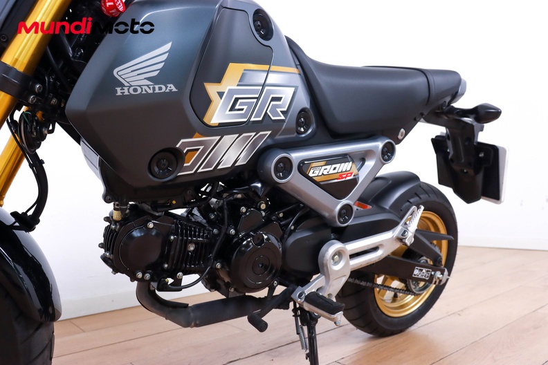 Motorbike image 8