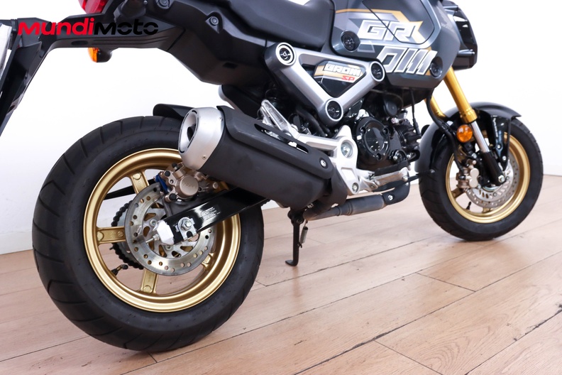 Motorbike image 3