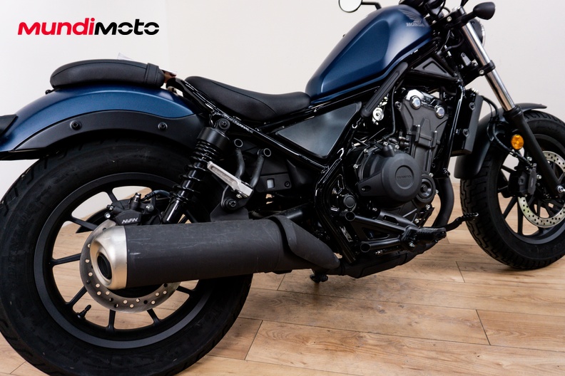 Motorbike image 3
