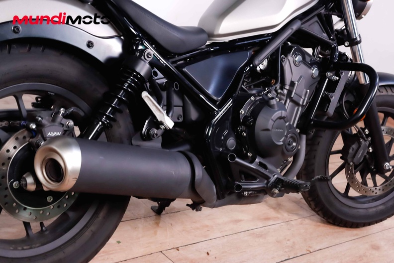 Motorbike image 3