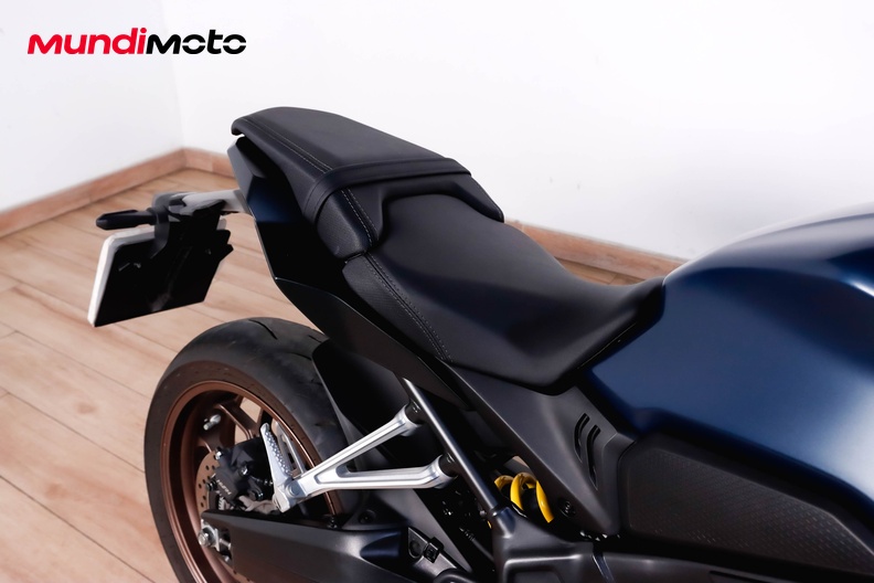 Motorbike image 13