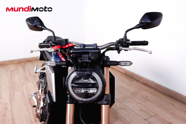 Motorbike image 4