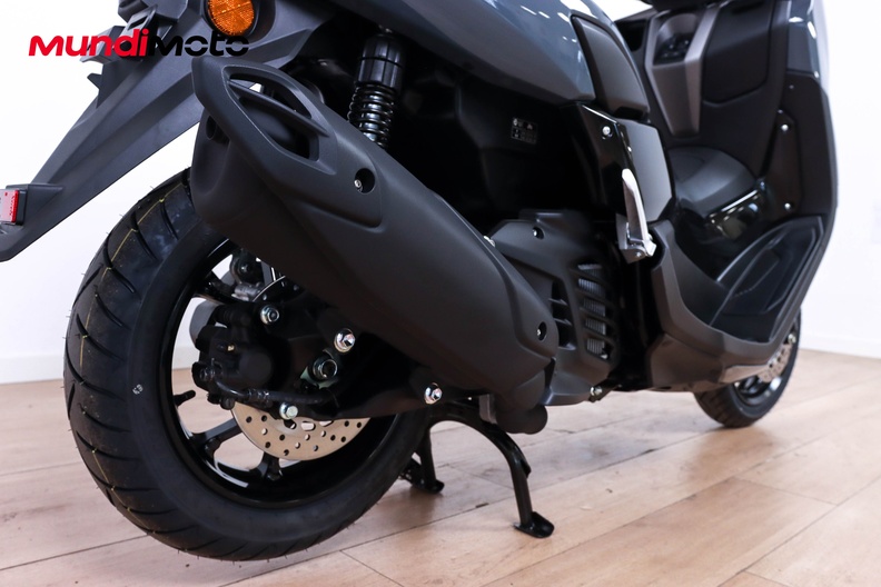 Motorbike image 3