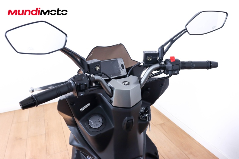 Motorbike image 10