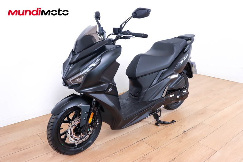 Motorbike image 9