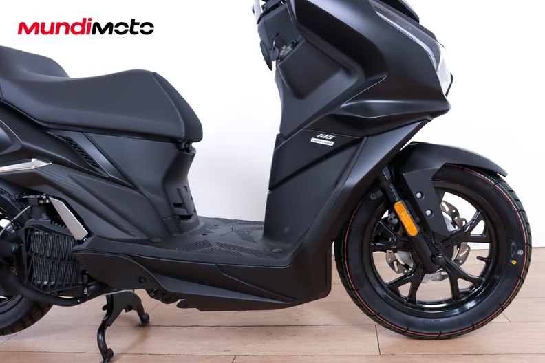 Motorbike image 4