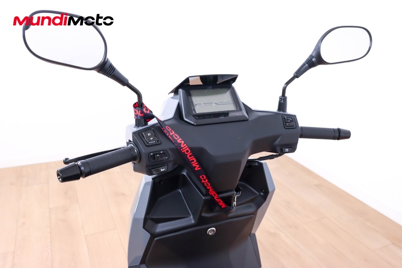 Motorbike image 10