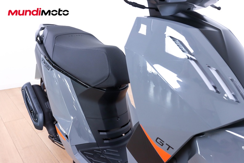 Motorbike image 13