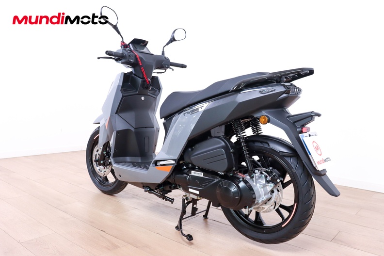 Motorbike image 7