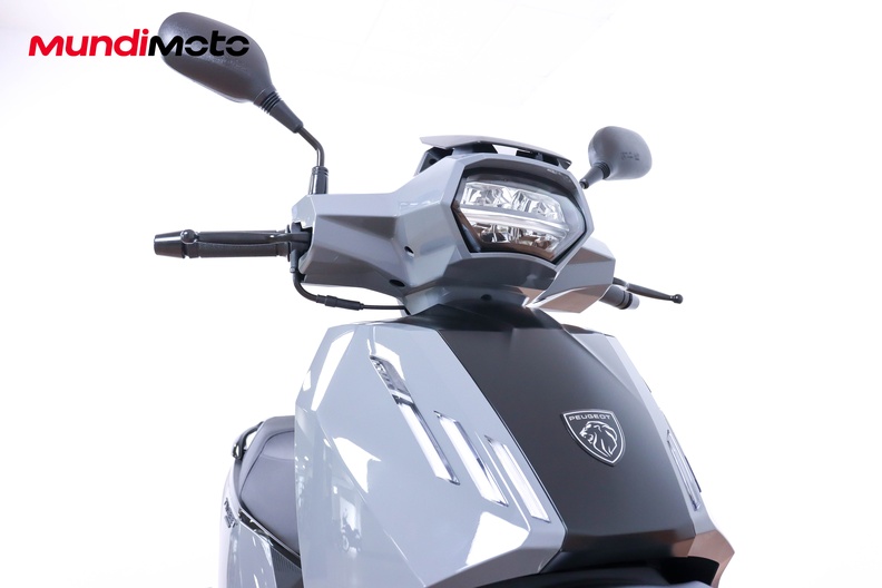 Motorbike image 4
