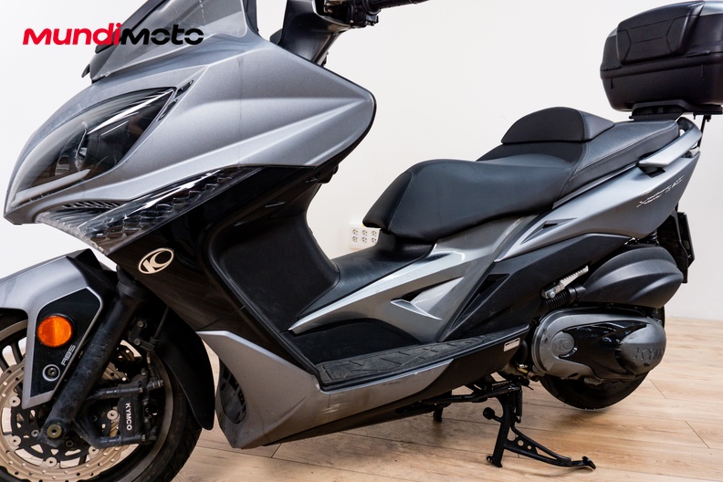Motorbike image 9