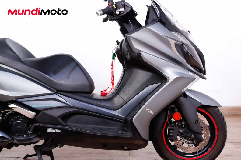 Motorbike image 12