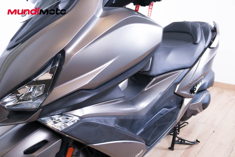 Motorbike image 8