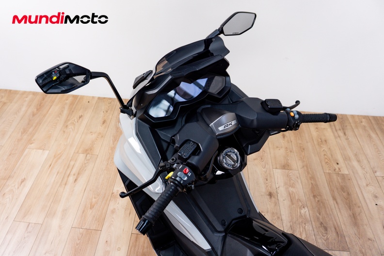 Motorbike image 10