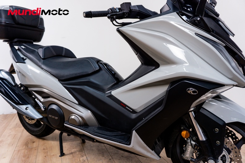 Motorbike image 4