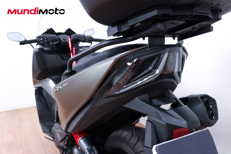 Motorbike image 9