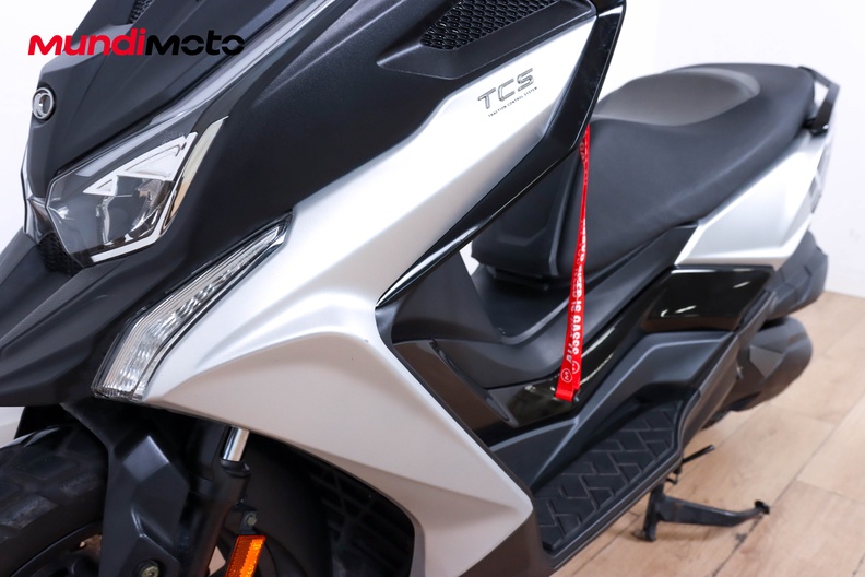 Motorbike image 8