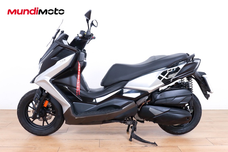 Motorbike image 5