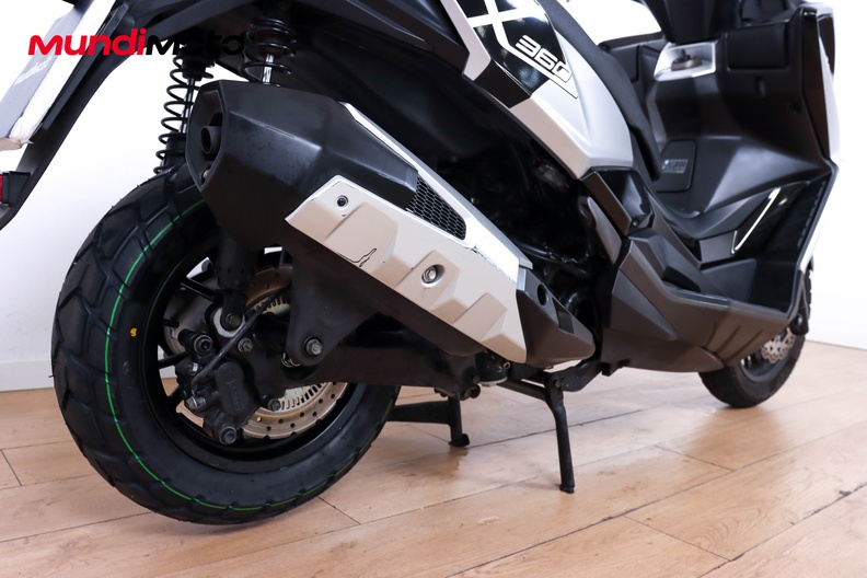 Motorbike image 3