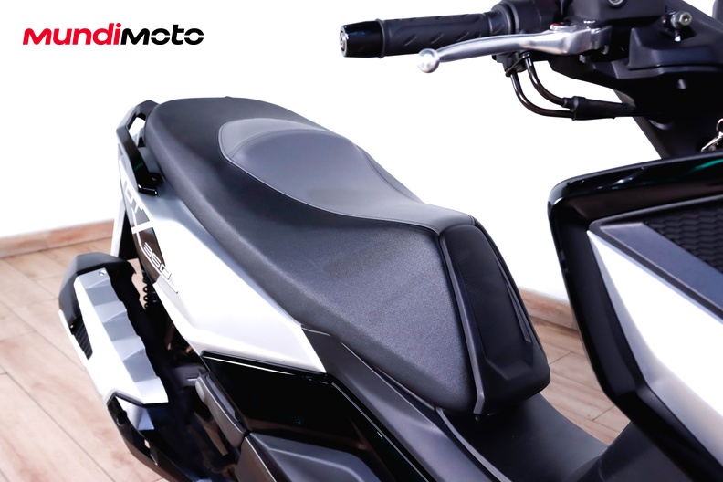 Motorbike image 13