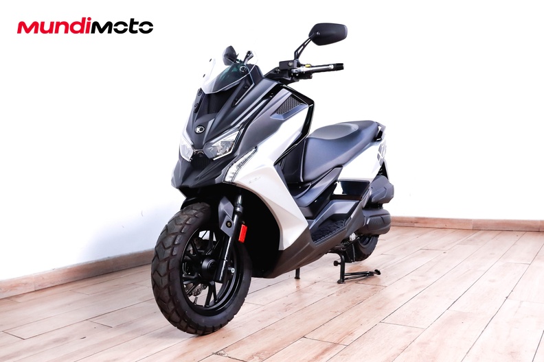 Motorbike image 7
