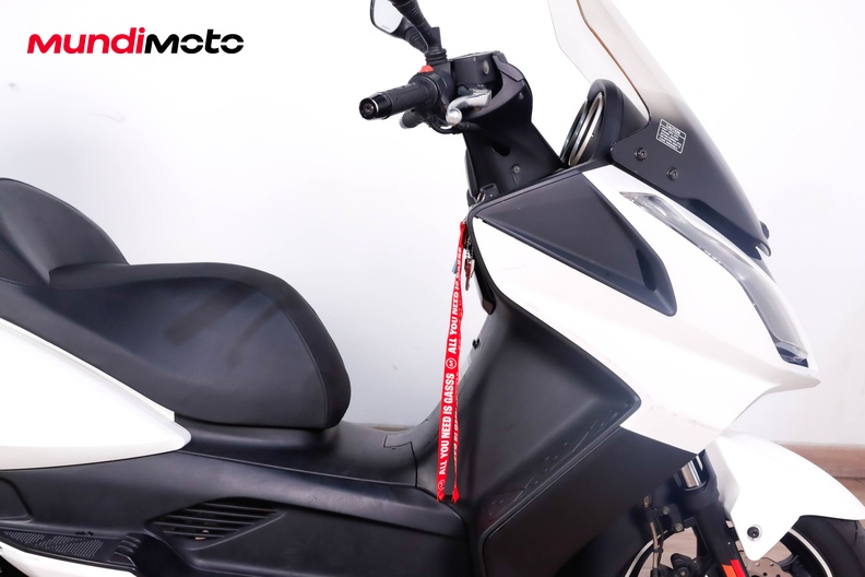 Motorbike image 13