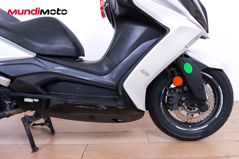 Motorbike image 12