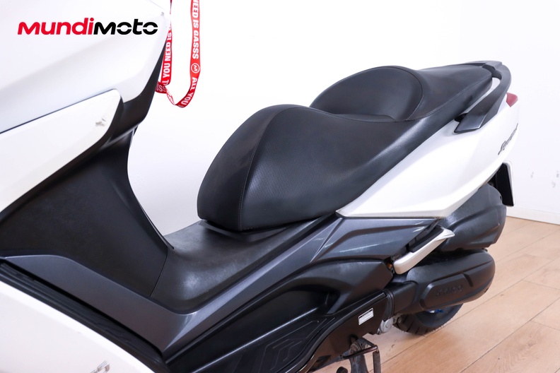 Motorbike image 8