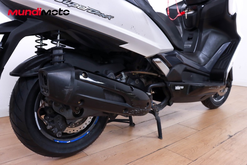 Motorbike image 3