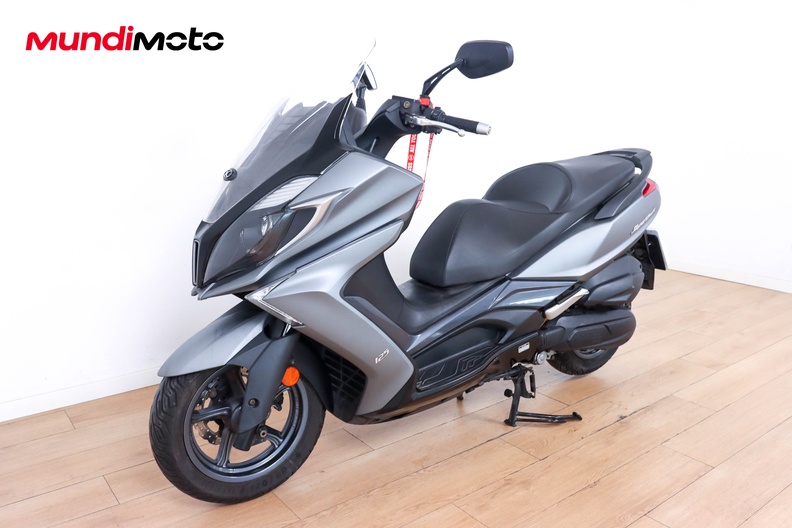 Motorbike image 7