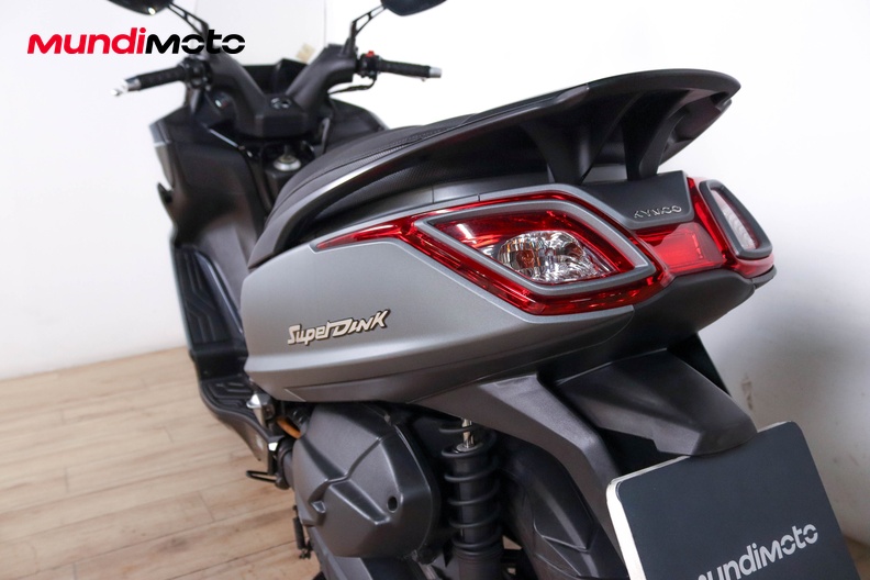 Motorbike image 9