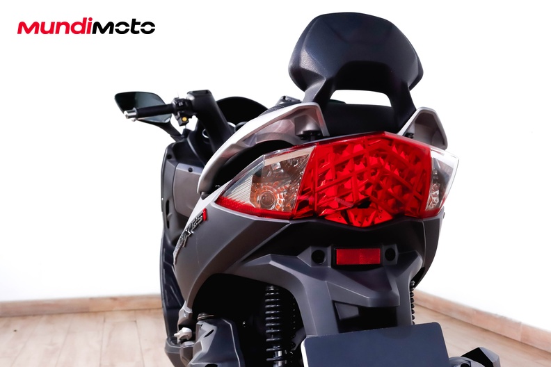 Motorbike image 9