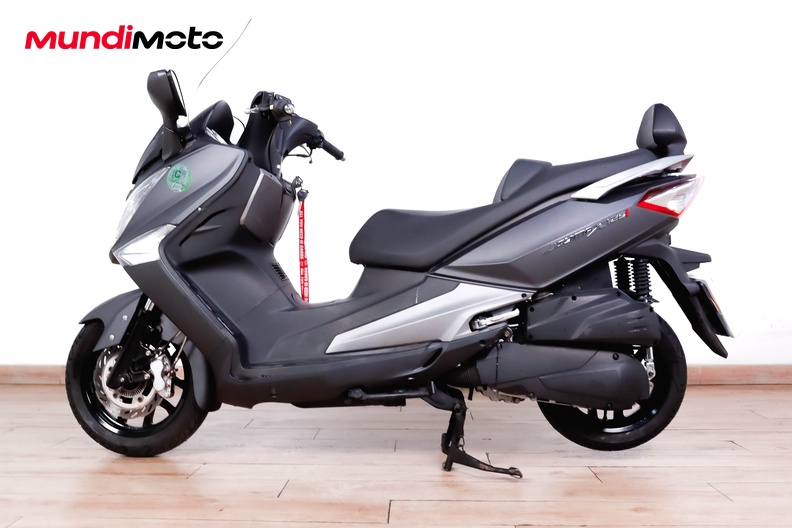 Motorbike image 5