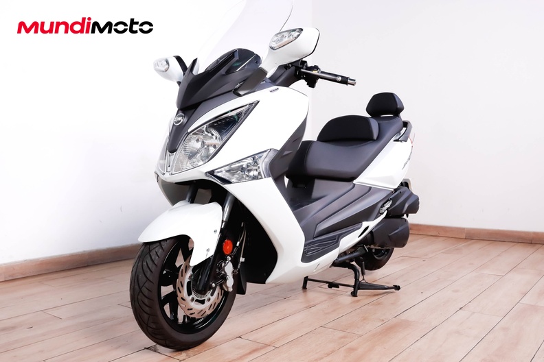 Motorbike image 7