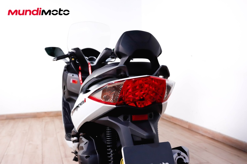 Motorbike image 9