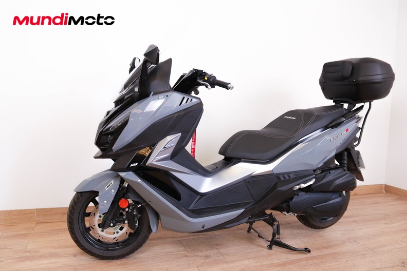 Motorbike image 7