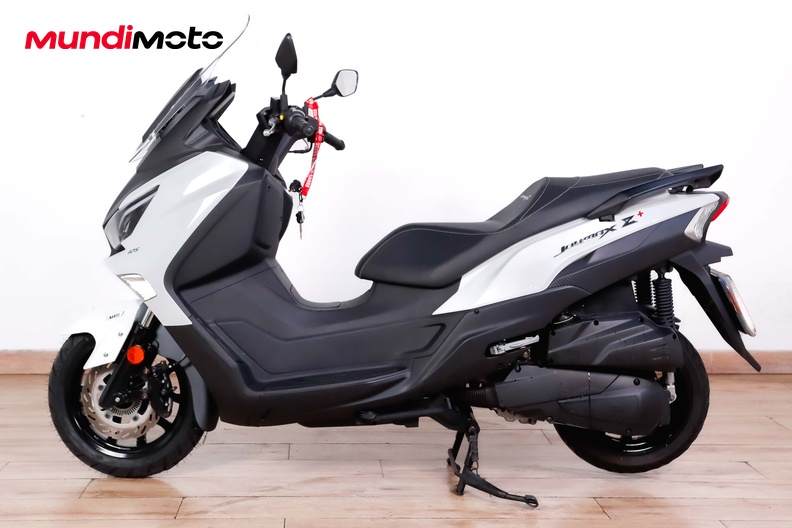 Motorbike image 5