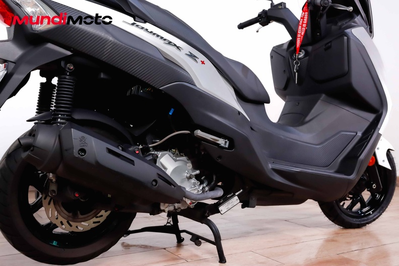 Motorbike image 3