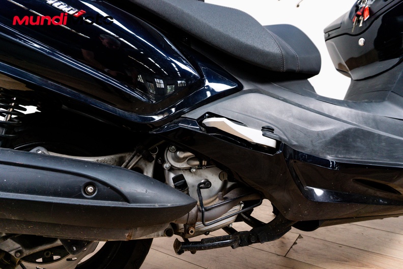 Motorbike image 3