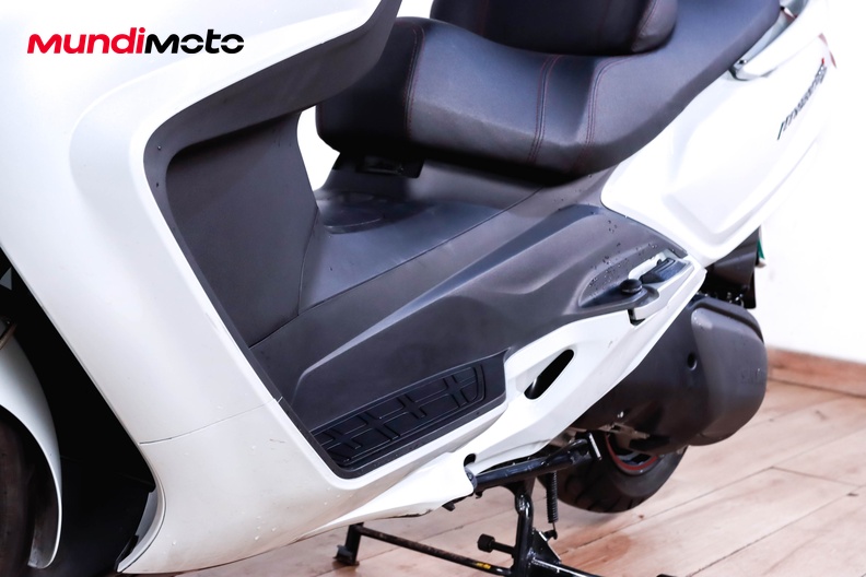 Motorbike image 8