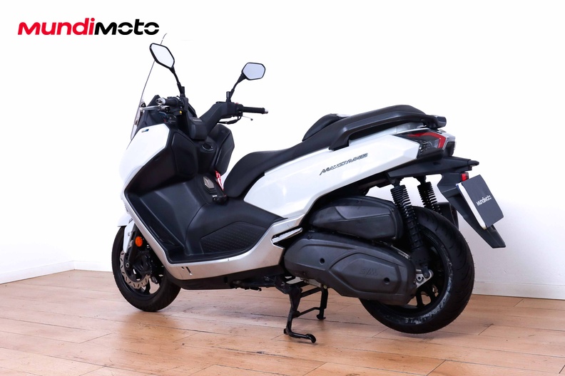 Motorbike image 6