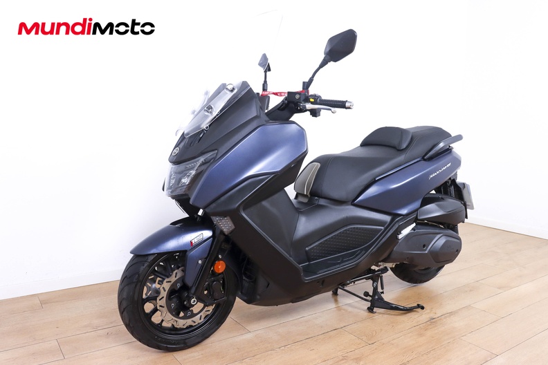 Motorbike image 7