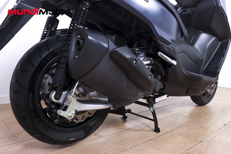 Motorbike image 3