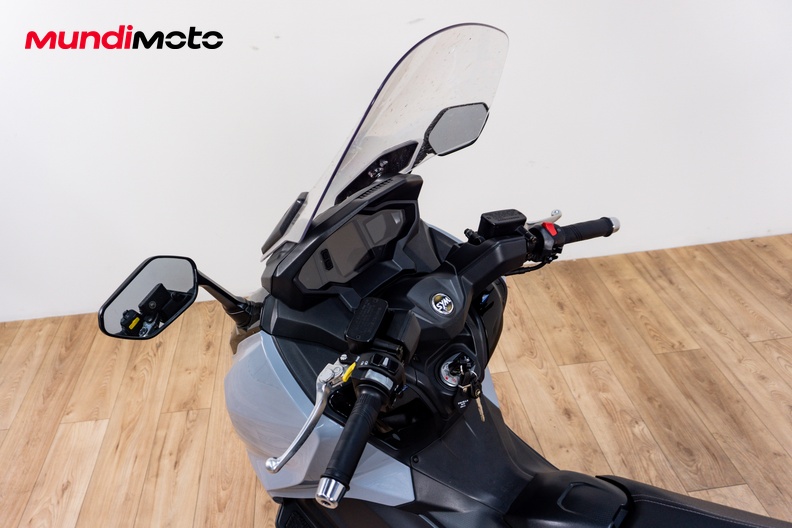 Motorbike image 3