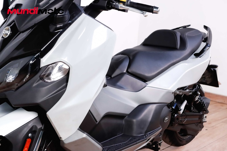 Motorbike image 8