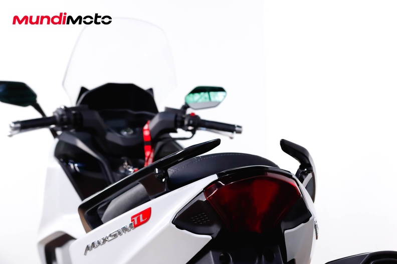 Motorbike image 9